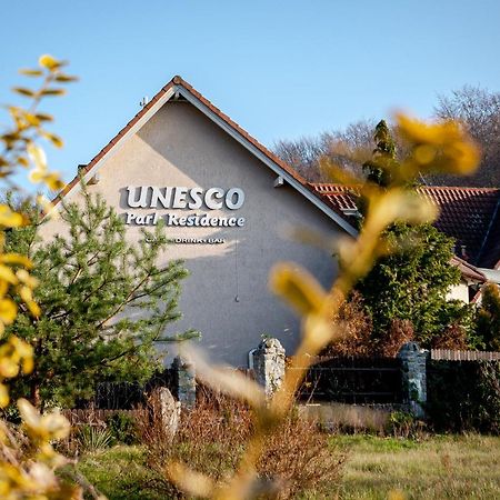 Park Unesco Residence Leknica Bagian luar foto